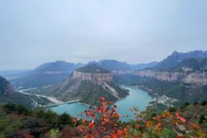 【江山户外·亲子团】第二期 11月1 • 周六--“千里太行第一湾” 游龙湾-- 鱼鳞石--参观滑翔伞基地--赏太行秋色
