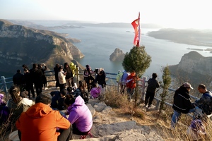 【江山户外·亲子线路】12月6 周六  中原第一山河画廊：黄河三峡龙凤峡徒步 | 观喀斯特溶洞 | 户外野炊牛肉刀削面