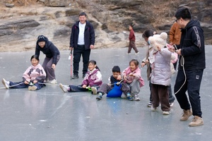 【江山户外】2月8 周日 亲子线路---山西泽州看冰挂、玩滑冰、吃山野牛肉刀削面活动