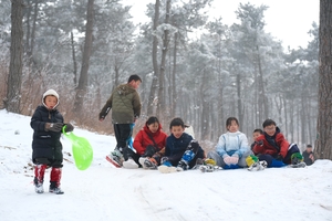 【江山户外】2月3日（周三）嵩顶草甸`冰雪盛宴`玩滑冰·山顶火锅赴一场冰雪奇缘