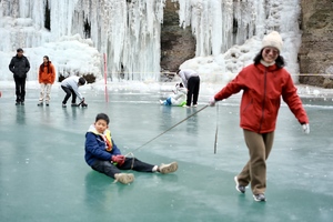 【江山户外】2月19  初三   “冰雪奇缘通天峡”太行山赏冰瀑--玩溜冰--感受冬日冰河世纪的绝美风景