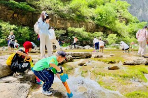 2024.8.4(周日)【江山户外】亲子线路--太行山双底红豆杉大峡谷-轻舟泛竹筏、溯溪、打水仗、品农家饭一日7km活动