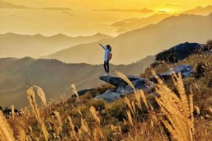 12月8/15/22/29日香港草原大东山日落山峰，陈奕迅专辑封面同款、网红石打卡户外一日特惠79活动