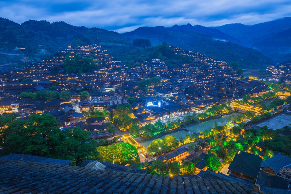 南方最美十大小镇 凤凰古城上榜，第一名的竟然是它