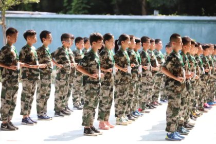 【三人行·军事独立营】“未来战士，火线穿越”爆款军事一日营重磅回归！