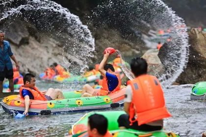 【三人行·山林野趣】寻找18℃的清凉世界：去溯溪·去漂流！