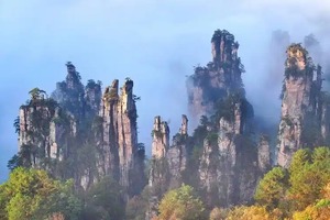【全景大湘西5天】2026国庆湖南长沙、张家界、天门山·芙蓉镇·凤凰古城 高铁5天游（早鸟报名优惠多多！）