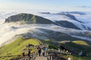 【赣州+武功山4天】10.1-4/10.2-5 日赏昼夜宋城·征服武功山·仙女湖泛舟·一叶一世界4城纯玩