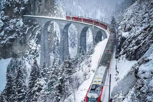 2026雪国列车SUV小团丨深度纯玩5天4晚丨登上北国列车，相遇“北极”