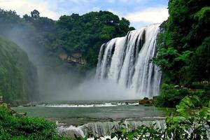 【我在贵州等你5日】2026五一假期 荔波小七孔·黄果树瀑布·西江千户苗寨·青岩古镇·五日游