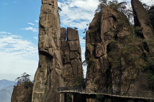 【秀美江西5天】五一庐山瀑布·东林大佛·鄱阳湖石钟山·景德镇·三清山·婺源篁岭·望仙谷高铁5日游