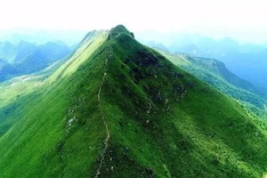 【牛湖线2天】2025国庆相约广东最美山脊：莫六公，行走穿越牛湖线千年峰林，行走阳山屋脊广东顶级徒步线2日游