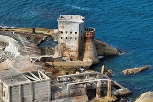 【网红汕尾2天】端午红海湾网红海上古堡、南海寺、红宫红场、鸡鸣寺、小岛渔村、长沙炮台、海丰美食街二日游 （报名交定金）
