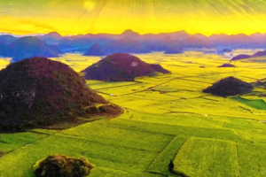 【滇东南小环线】元阳梯田-东川红土地-弥勒东风韵-边境屏边-人字桥-火车集市-建水-抚仙湖6日游（2-8人小团）