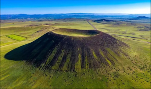 【行走内蒙古】乌兰哈达火山+辉腾锡勒草原+库布齐沙漠3大热门元素全拿下！