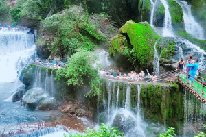 【探秘泸亚8日游】2025金秋穿越折多山、鱼子西、新都桥、泸沽湖 稻城亚丁 螺髻山瀑布温泉极致风光之旅（成都集散8人团）