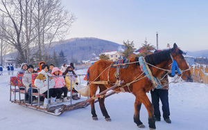 【冰雪梦幻A线】2-8人精品小团 长白山+雪乡+梦幻雪山+延吉+温泉+漂流+冬捕+雪圈+滑雪+雾凇 7天6晚
