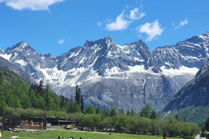 [玩聚川西·古路村徒步]5天4晚  四姑娘山双桥沟、墨石公园、徒步古路村·金口河大峡谷、雅拉雪山观景台、塔公草原、折多山