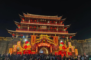 成团【潮汕2天】每周六-周日潮州古城 湘子桥 灯光秀 牌坊街 开元寺 汕头小公园 南澳岛青澳湾 启航灯塔 自然之门2日游