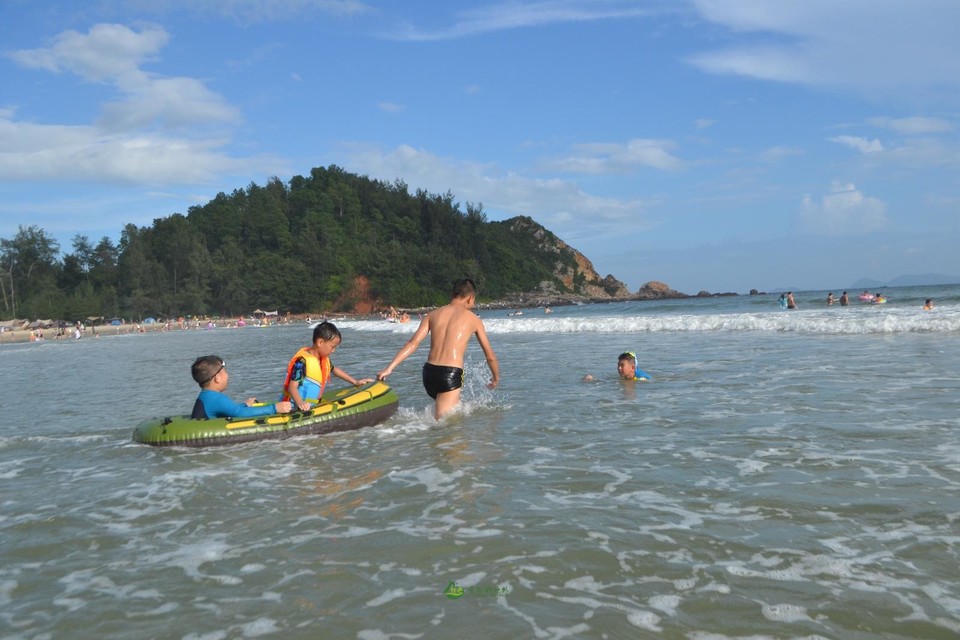 051C5B4B-F43B-41A7-8BCC-CD80981B9A6F