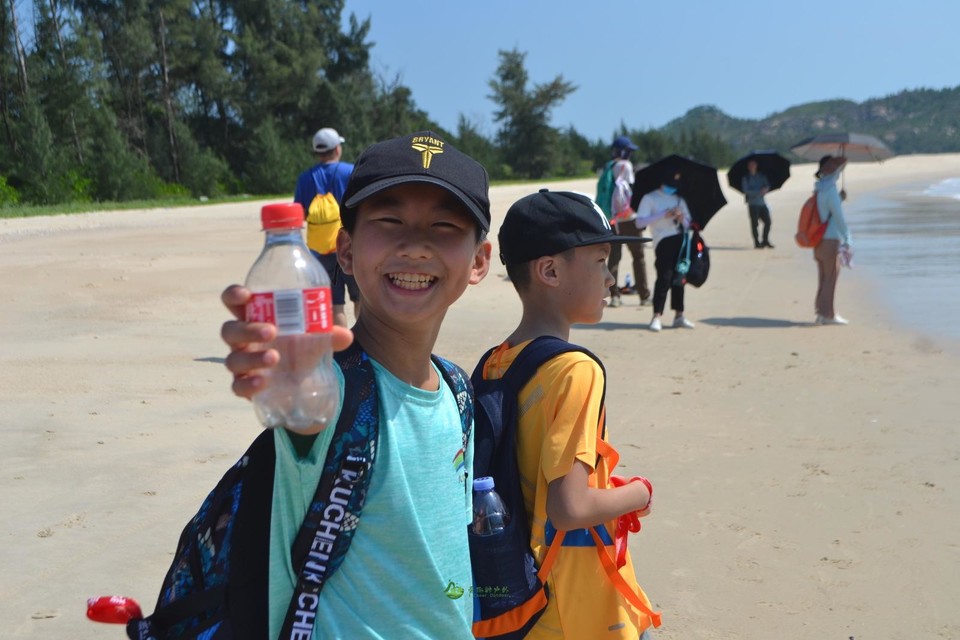 103E723F-347D-44D9-8524-229926913A0C