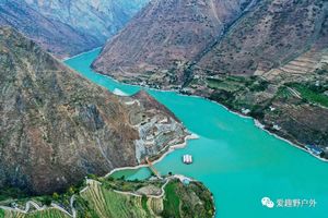 【虎跳峡高路徒步旅行】深度体验“世界十大徒步路线”