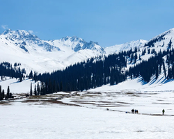 【雪域伊犁】7天6晚丨乌鲁木齐-丝绸之路滑雪-赛里木湖环围炉煮茶+轻旅拍-那拉提自驾-库尔德宁-天鹅泉-安集海大峡谷