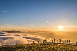 武功山｜ 青春没有售价，直达武功山山下，华东最美高山草甸，看漫天繁星观日出云海