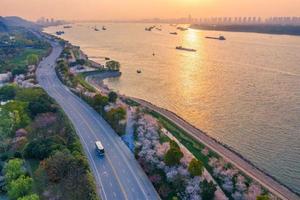 徒步金陵 | 04.30 八卦洲休闲游，一起下厨，品美食还是...