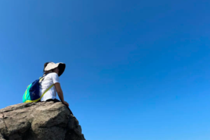 登山系列 | 高骊山「第二期」 09.24 登高骊山，在山脊上攀爬，与峭壁合影