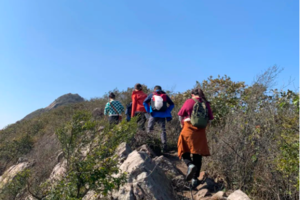 登山系列 | 高骊山「第三期」 12.18 登高骊山，在山脊上攀爬，与峭壁合影