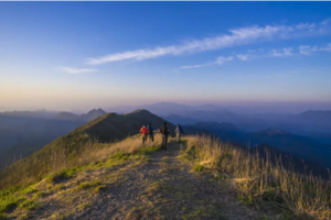 皖南秋色 | 11.22-11.23「两天一晚 」歙县坡山赏日出云海，徒步大光明顶—搁船尖