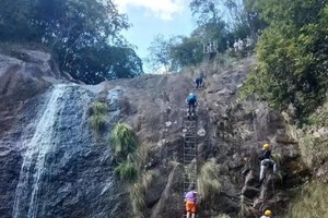 皖南两日行 | 07.20-07.21 祁门牯牛降，挑战溯溪+飞拉达，探秘华东醉美诗意山水