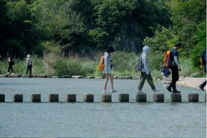 国庆活动 |「三天二晚 」10.01-10.03 行走盐帮古道十八渡+安山古道，十里长溪形成秀丽风光，水上栈道美如飘带