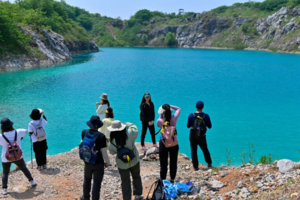 登山徒步 | 10.30 徒步宝卡湖，南京纳木错，探寻神秘的阿克摩托之眼