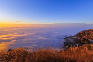 2天2晚特价299元！每周五晚出发【金色武功山】赏超级云海：向云端高山草甸，草木界小阿勒泰2日3晚