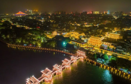 春节游【潮州古城&东山岛3日游】逛潮州古城，寻味潮汕小吃，打卡网红南门湾，游《左耳》知名电影取景地，苏峰山环岛公路拍美照