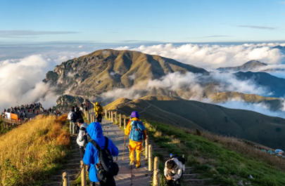 每周五晚&春节三期出发【武功山金顶露营】景区轻松上金顶看星空，日出，云海超给力！