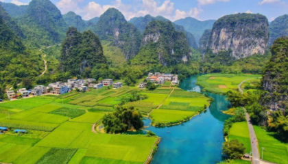 春节【秘境河池4天】河池三门海，瑶望天下，洞天酒海，棉花天坑，梧州骑楼城，柳州夜景美食！-