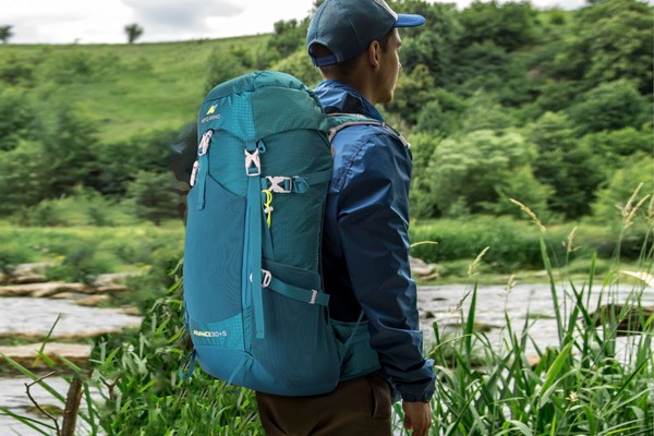 NEVO RHINO登山包35L专业户外登山徒步悬浮透气