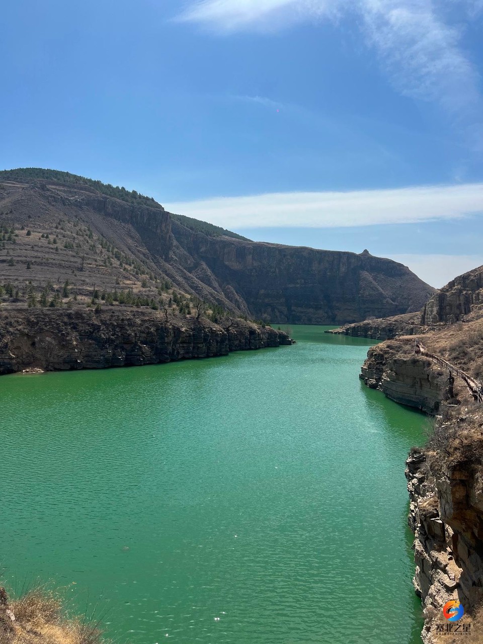 0751BCDD-EF07-407E-8DB8-82C5EE492C4C