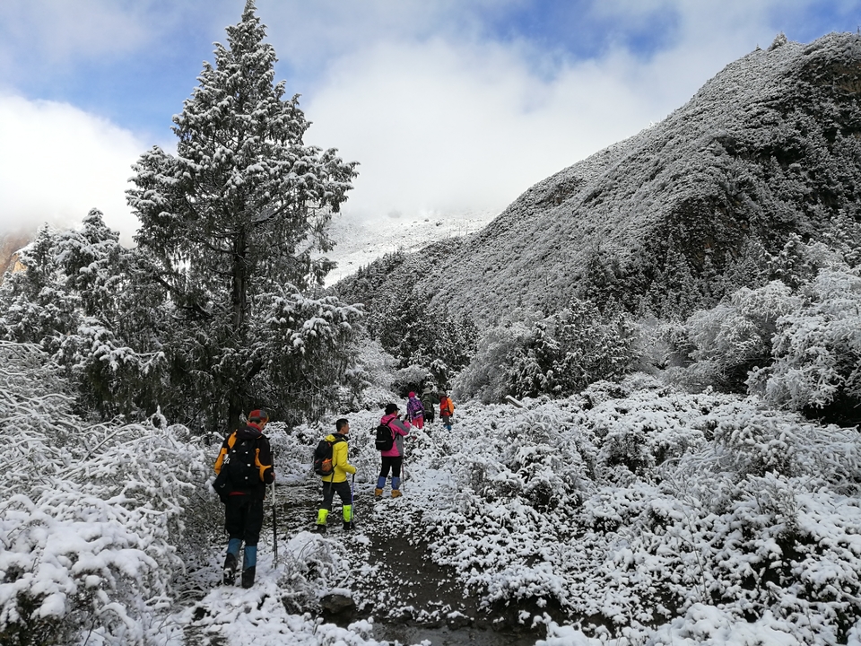 EA0057BE-B827-41CF-B3D9-B641658184FE-2201-00000331BB7BB5AA_tmp