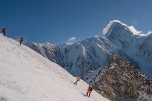 【雪山之巅】贡嘎山那玛峰5588米技术攀登6日（1比2协作）