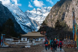【梅里雨崩】梅里雪山+飞来寺+雨崩+冰湖+神瀑6日徒步转山