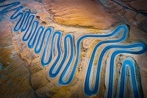 【塔莎古道】红旗拉普+野狼谷+中国西极+慕士塔格+火山口+班迪尔湖+盘龙古道+喀什古城人文之旅7日游（2-5人小团）