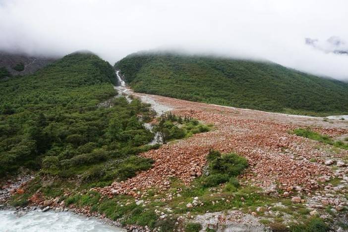在贡嘎，遗憾之美