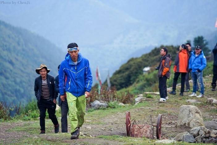 在贡嘎，遗憾之美