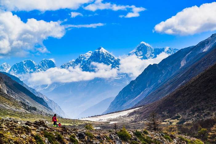 不知贡嘎真面目，只缘身在此山中
