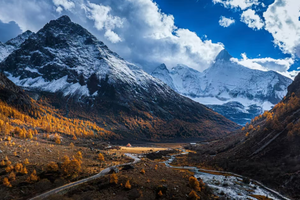 《川西天花板·稻城亚丁+异域墨石全景七日》 一价全含|纯玩0购|稻城亚丁|四姑娘山|鱼子西|天路十八弯|塔公草原