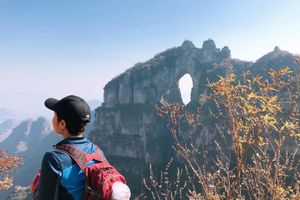 周末1日【蚕姑坨】红叶让狼牙山更加秀美の探寻天门奇洞-户外经典12公里穿越
